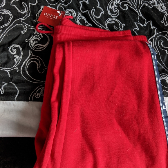 Men's Guess set - Picture 2 of 2